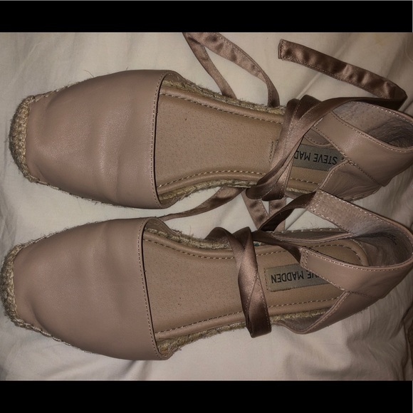 Steve Madden Shoes - Steve Madden lace up espadrilles